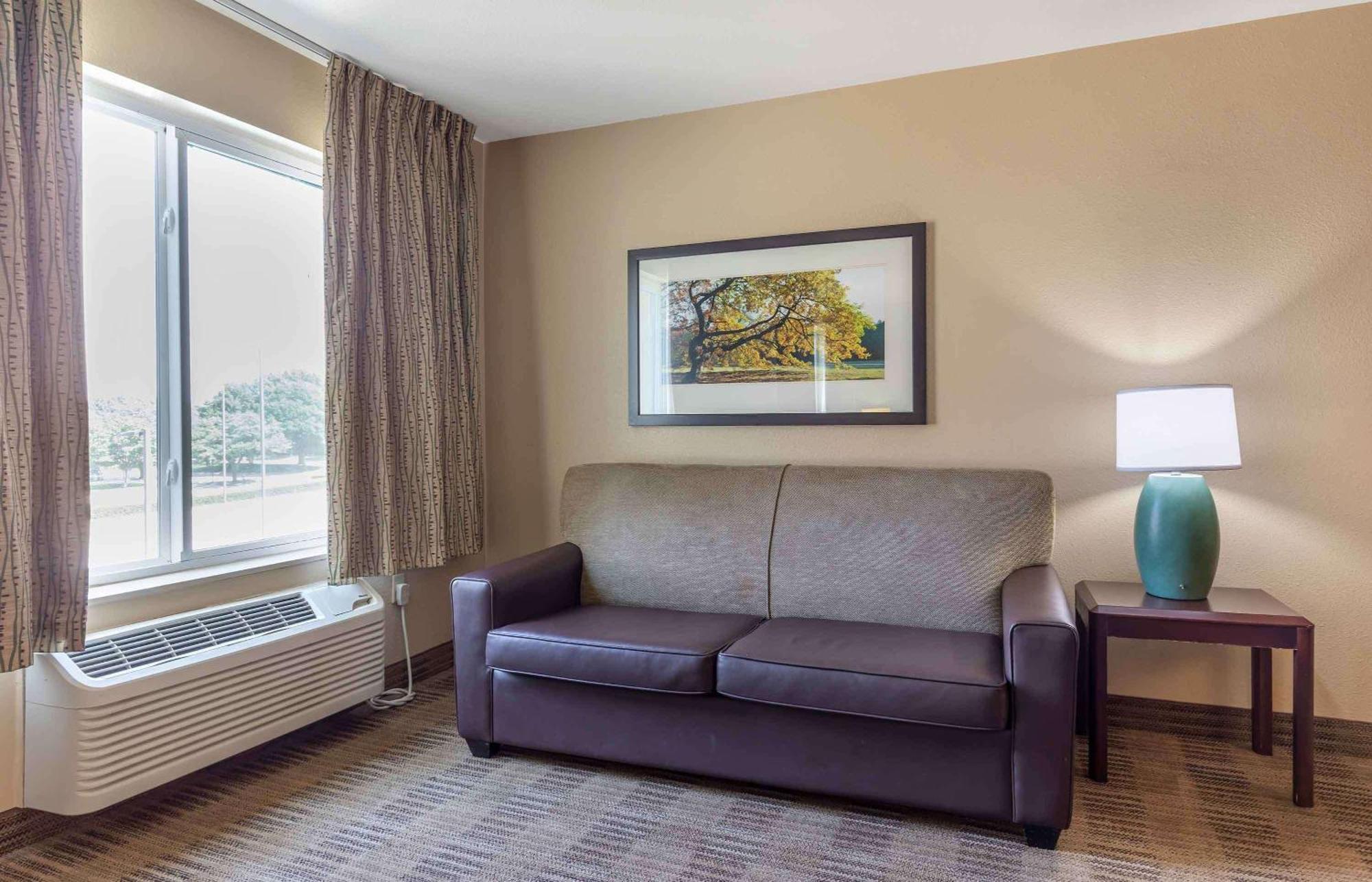 Extended Stay America Select Suites - Milwaukee - Waukesha Εξωτερικό φωτογραφία