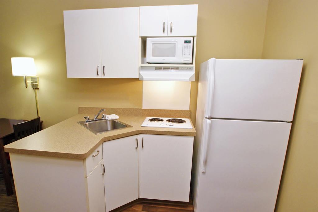 Extended Stay America Select Suites - Milwaukee - Waukesha Εξωτερικό φωτογραφία