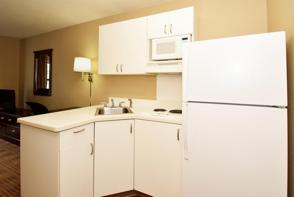Extended Stay America Select Suites - Milwaukee - Waukesha Εξωτερικό φωτογραφία