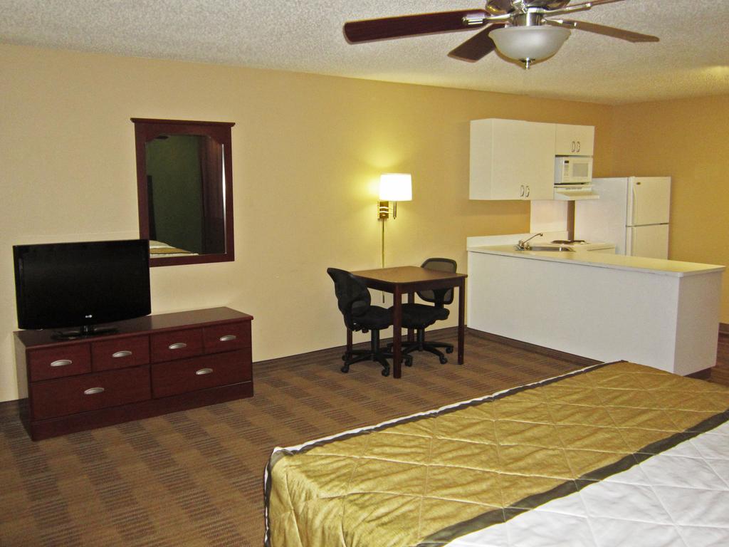 Extended Stay America Select Suites - Milwaukee - Waukesha Εξωτερικό φωτογραφία